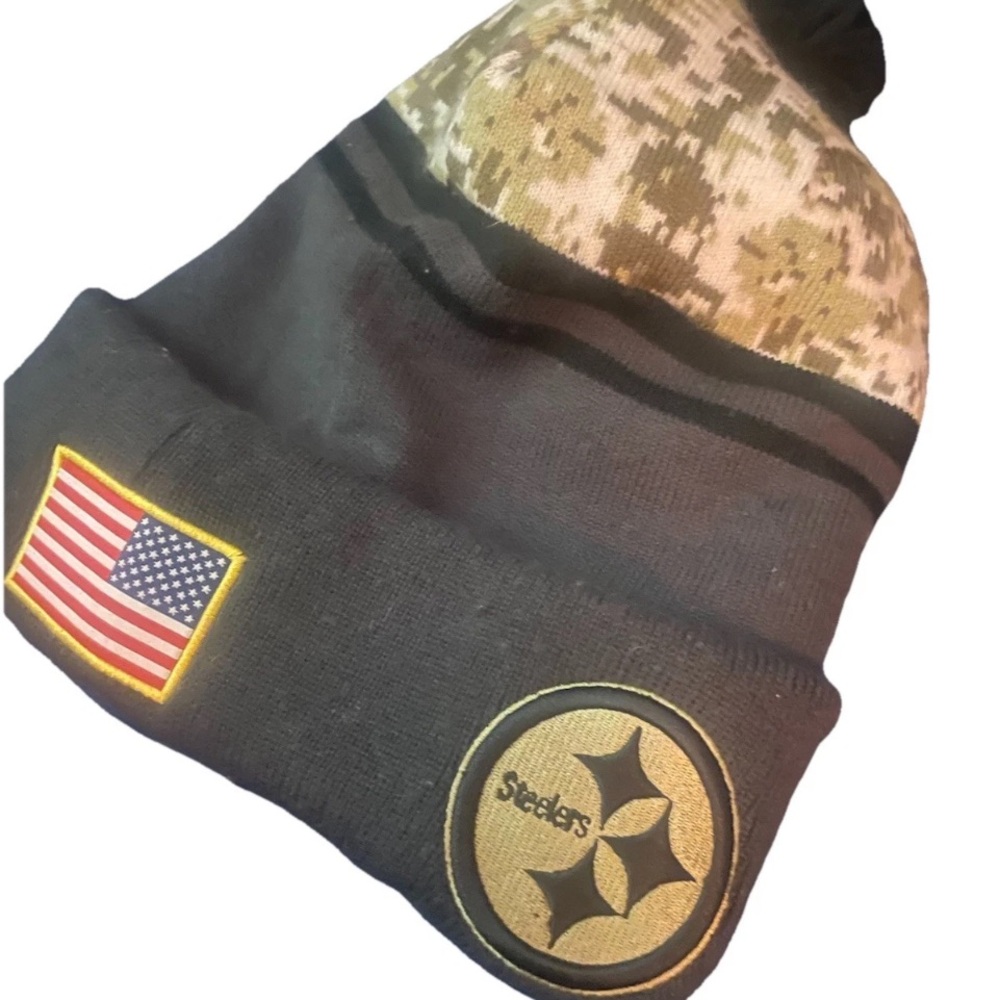 New Era Black and Gold Camo Beanie